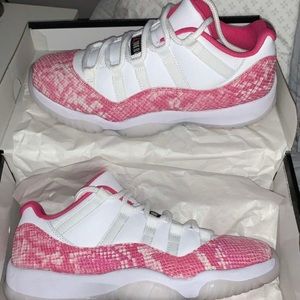 Women’s air Jordan 11 retro low in pink